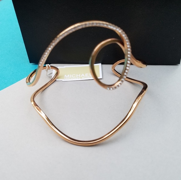 MICHAEL Michael Kors Powerful Romance Cuff Bracelet Open Swirl RoseGold Tone NWT - Picture 3 of 14